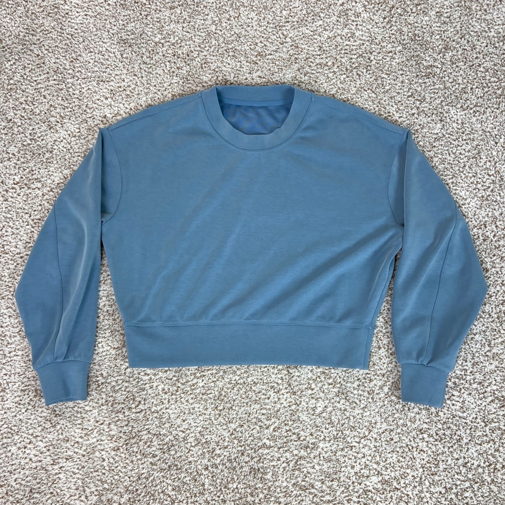 Lululemon Sweatshirt Womens Medium Blue Athletic Crewneck Pullover Cropped Sport
